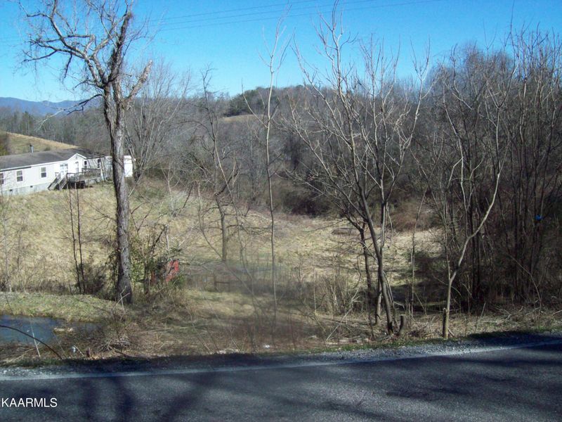 2143 Long Hollow Rd, Lafollette, TN 37766