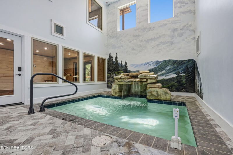 2145 Beach Front Dr, Sevierville, TN 37876