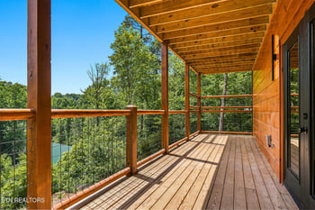 2145 Beach Front Dr, Sevierville, TN 37876