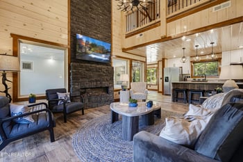 2145 Beach Front Dr, Sevierville, TN 37876