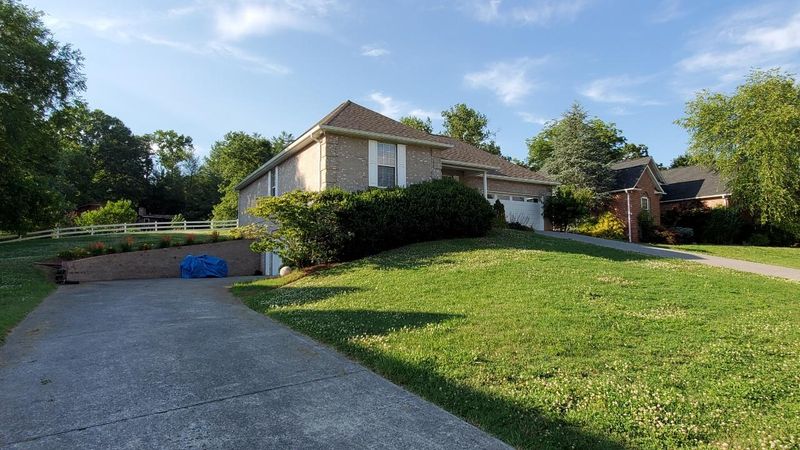 2145 Chas Way Blvd, Maryville, TN 37803