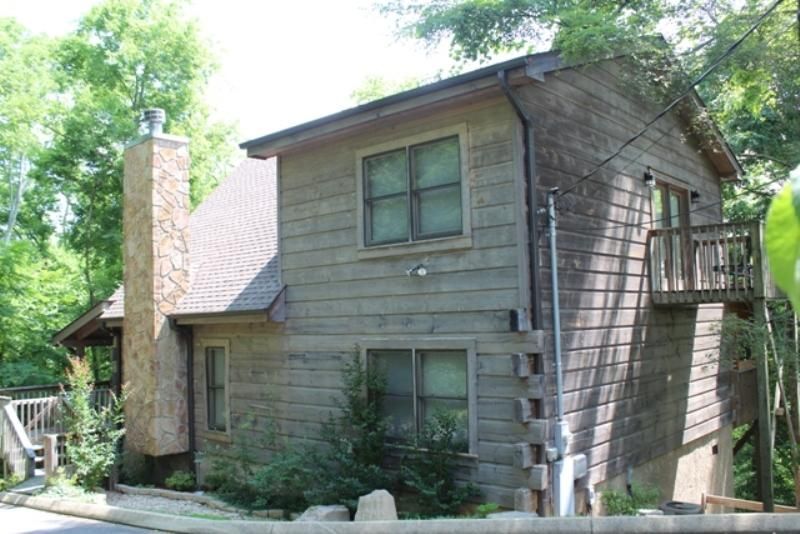 2145 Eagle Feather Dr, Sevierville, TN 37876