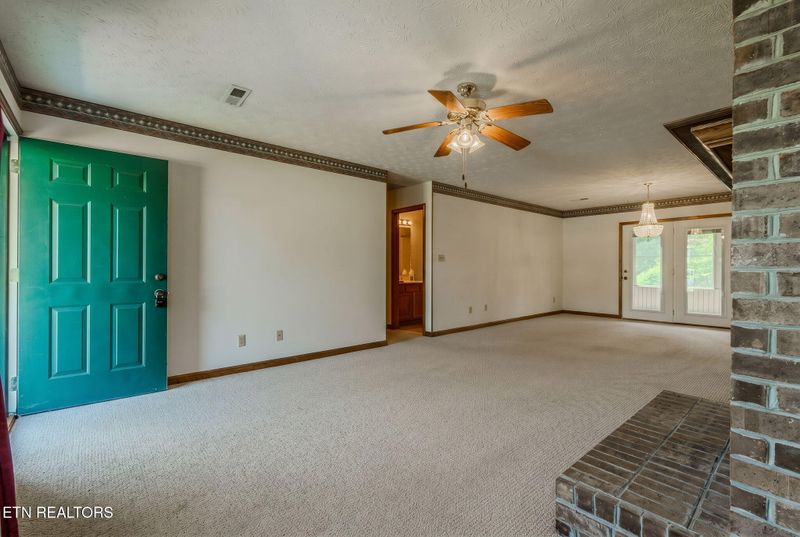 2148 Tuscany Gardens Dr, Powell, TN 37849