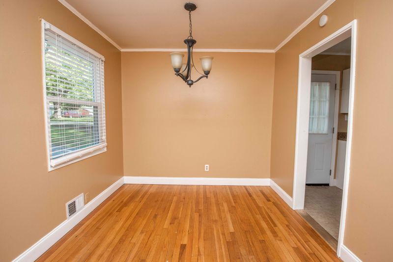 215 Alder Ln, Oak Ridge, TN 37830