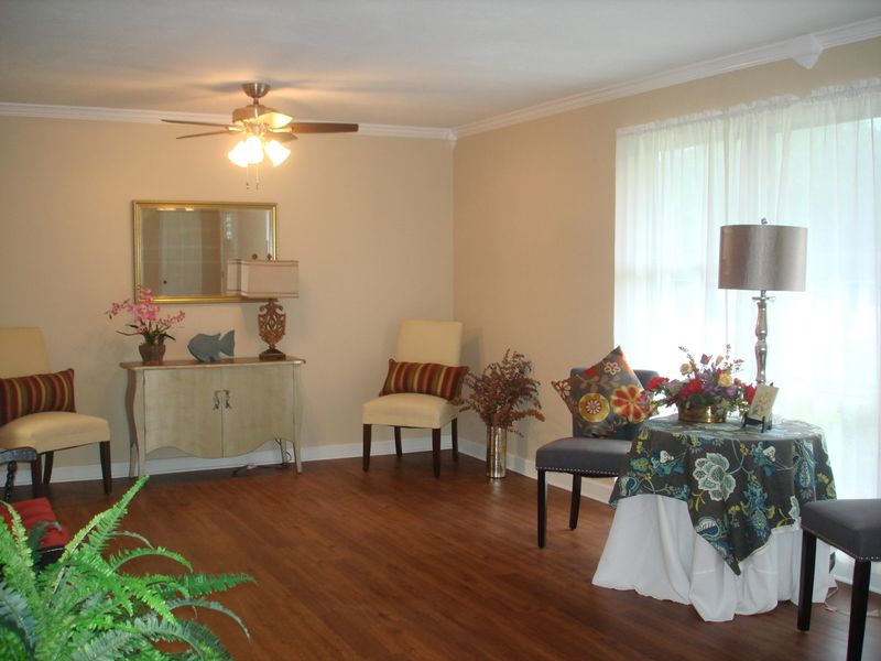 215 Butler Rd, Oak Ridge, TN 37830