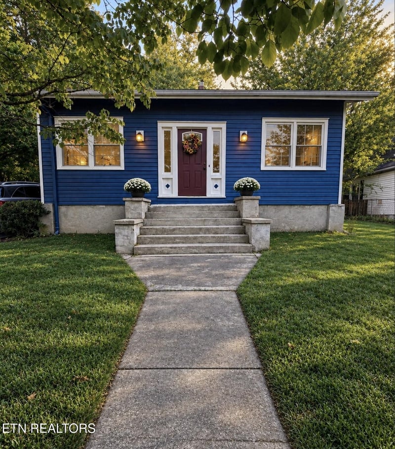 215 Campus Ln, Knoxville, TN 37918