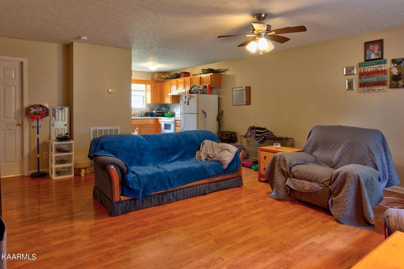 215 Carr Rd, Seymour, TN 37865