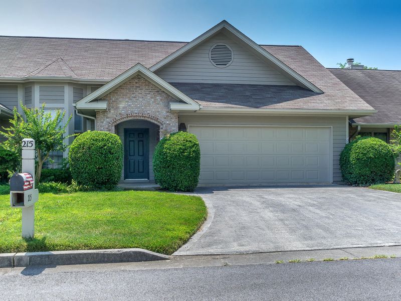 215 Chota Hills Ln #Middle, Loudon, TN 37774