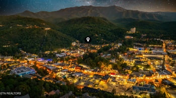 215 Circle Dr #3, Gatlinburg, TN 37738
