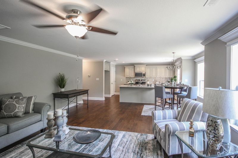 215 Covington Ln, Maryville, TN 37804