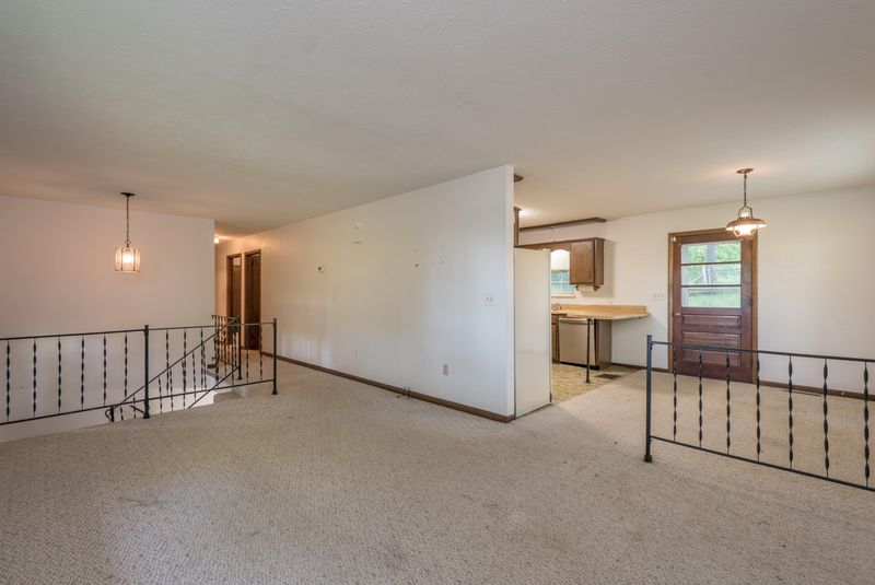215 High Point Orchard Rd, Kingston, TN 37763