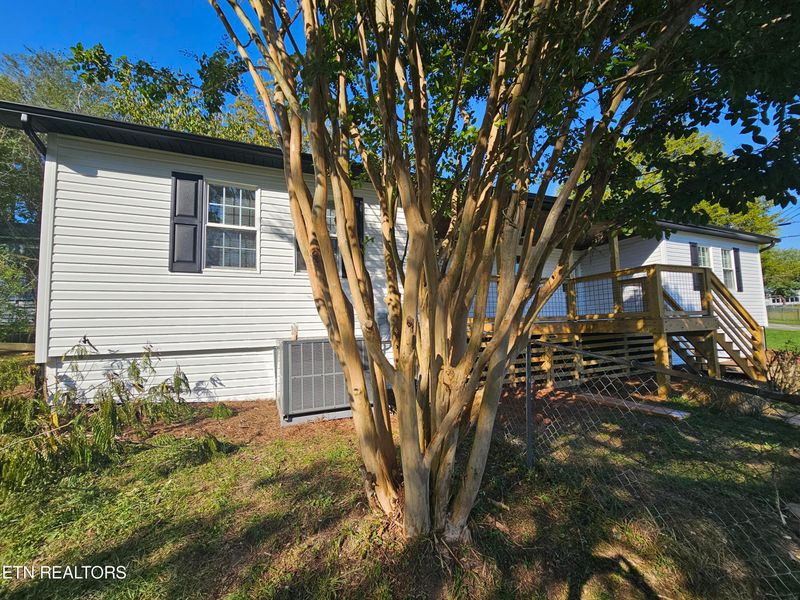 215 Jefferson Ave, Oak Ridge, TN 37830