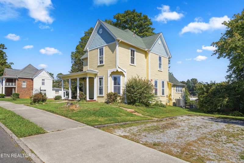 215 N C St, Lenoir City, TN 37771
