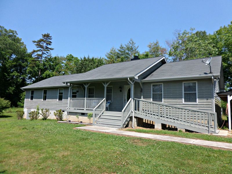 215 Old Batley Rd, Clinton, TN 37716