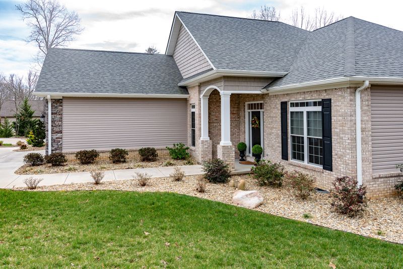 215 Osage Dr, Loudon, TN 37774