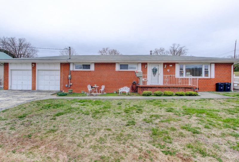 215 Pansy Hill Rd, Harriman, TN 37748