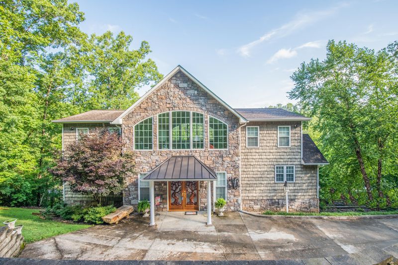 215 Pine Tree Ln, Caryville, TN 37714