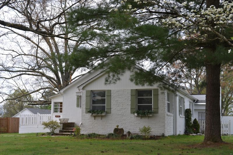 215 Pinecrest Cir, Maryville, TN 37803