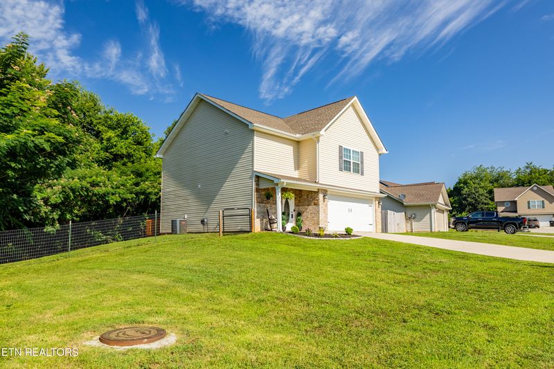 215 Rye Dr, Maryville, TN 37801