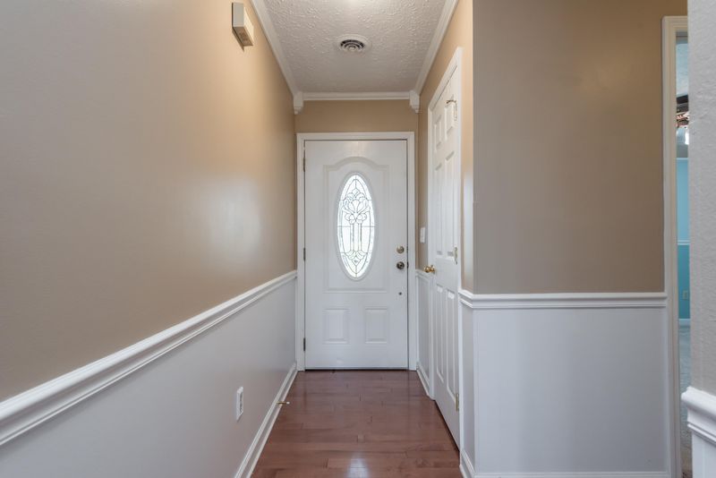 215 Skyland Ln, Powell, TN 37849