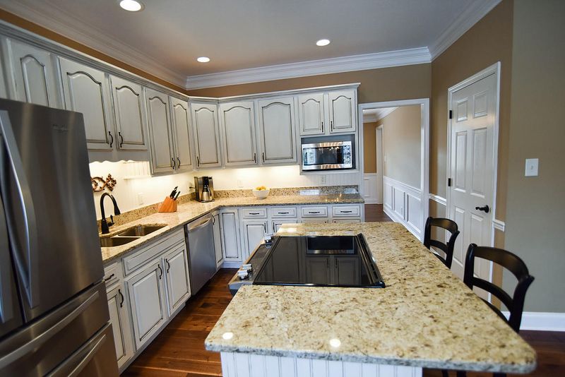 215 Stonebreeze Dr, Powell, TN 37849