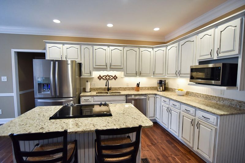 215 Stonebreeze Dr, Powell, TN 37849
