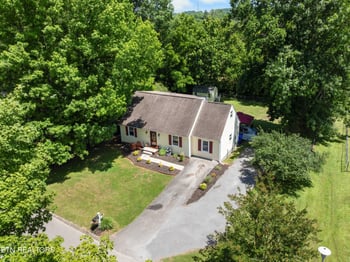 215 Tusculum Dr, Oak Ridge, TN 37830
