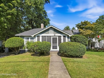 215 W Goddard Ave, Maryville, TN 37803