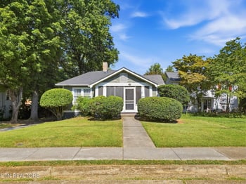 215 W Goddard Ave, Maryville, TN 37803