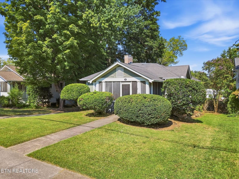 215 W Goddard Ave, Maryville, TN 37803