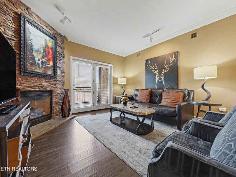 215 Woliss Lane Unit 303, Gatlinburg, TN 37738
