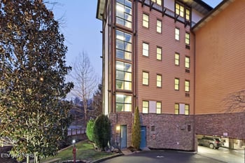 215 Woliss Lane Unit 303, Gatlinburg, TN 37738