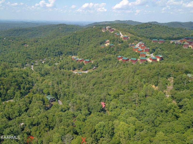 2150 Cascades Ct, Sevierville, TN 37862