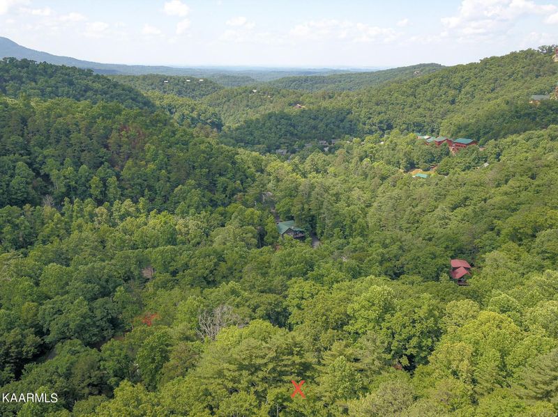 2150 Cascades Ct, Sevierville, TN 37862