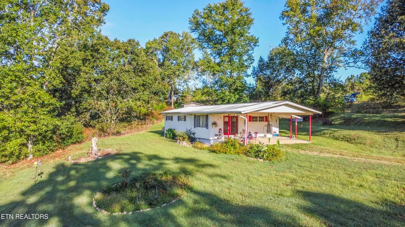 2150 Oakland Rd, Sweetwater, TN 37874