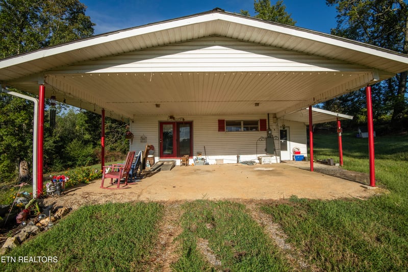 2150 Oakland Rd, Sweetwater, TN 37874