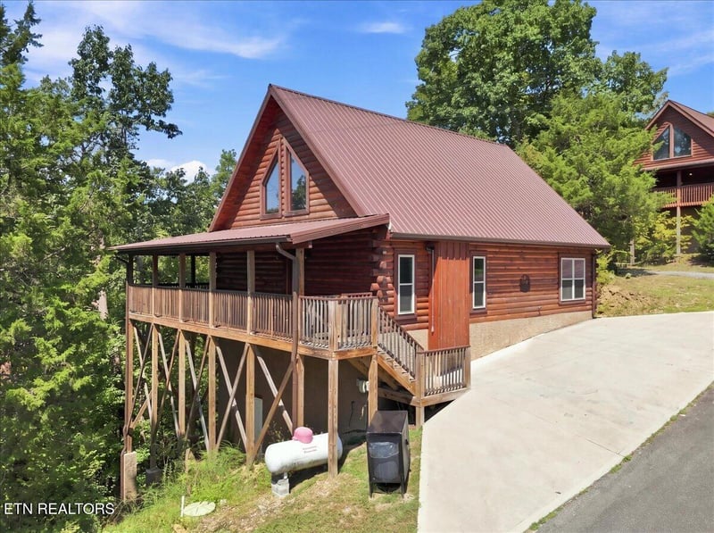 2151 Wingspan Dr, Sevierville, TN 37876