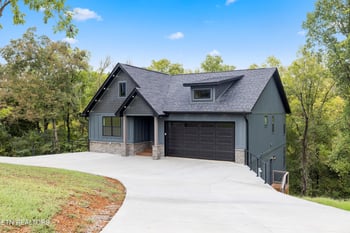 2154 Aaron Ct, Sevierville, TN 37876