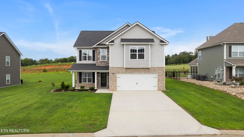2154 Tributary Dr, Sevierville, TN 37876