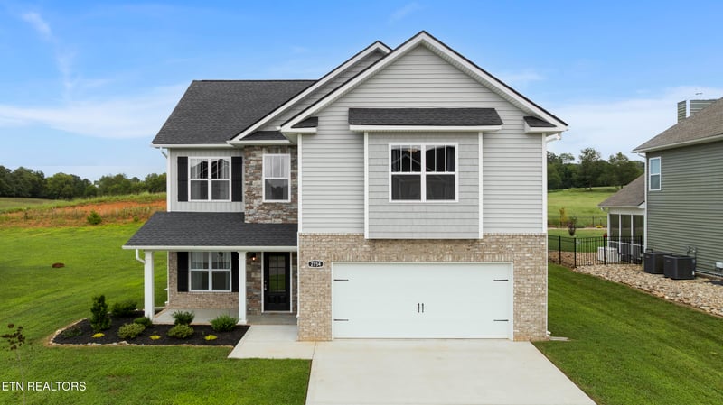 2154 Tributary Dr, Sevierville, TN 37876