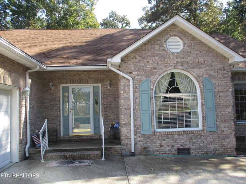 2155 Keno Dr, Crossville, TN 38572