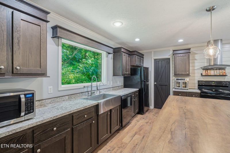 2156 Hiwassee Rd, Sweetwater, TN 37874