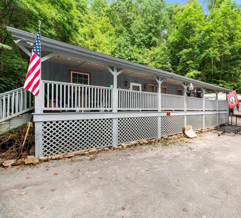 2158 Bluff Mountain Rd, Sevierville, TN 37862