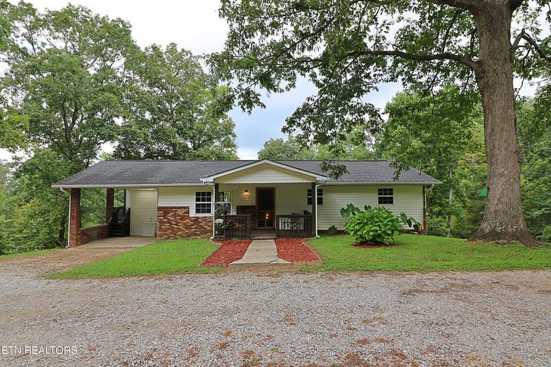 216 Bond Ln, Oneida, TN 37841