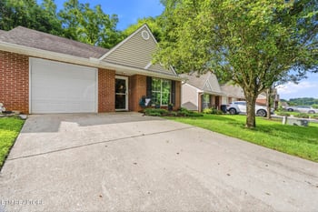 216 Dalton Place Way, Knoxville, TN 37912