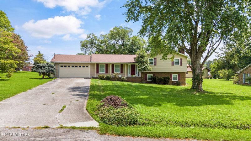 216 Elm Valley St, Clinton, TN 37716