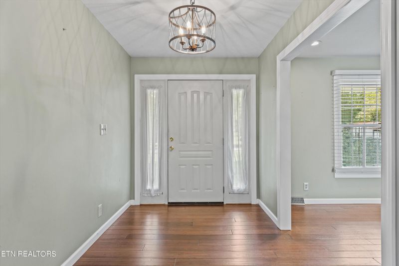 216 Elm Valley St, Clinton, TN 37716