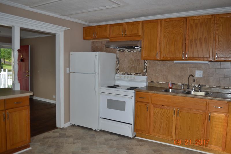 216 Haven Rd, Oliver Springs, TN 37840