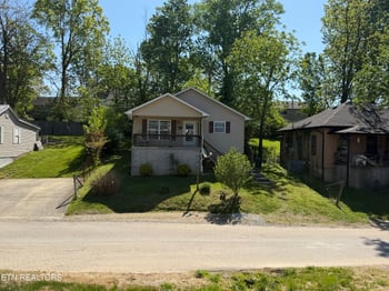 216 N Cross St, Oneida, TN 37841