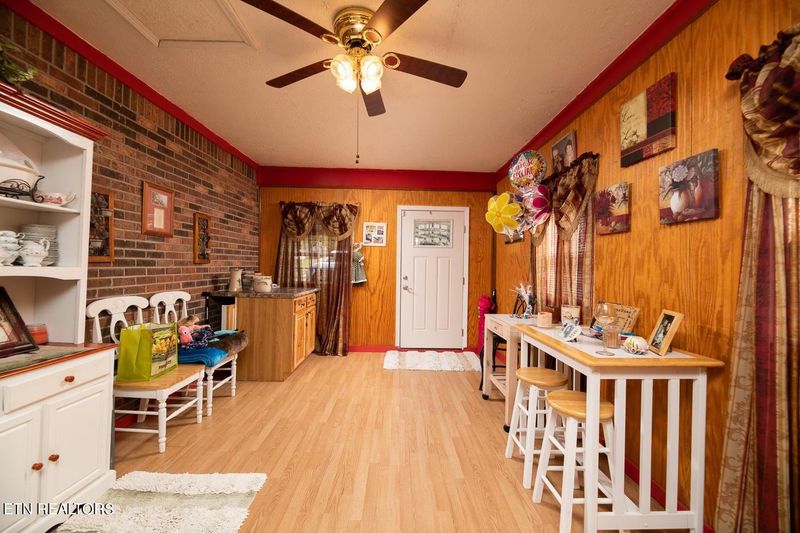 216 N Georgia Ave, Etowah, TN 37331